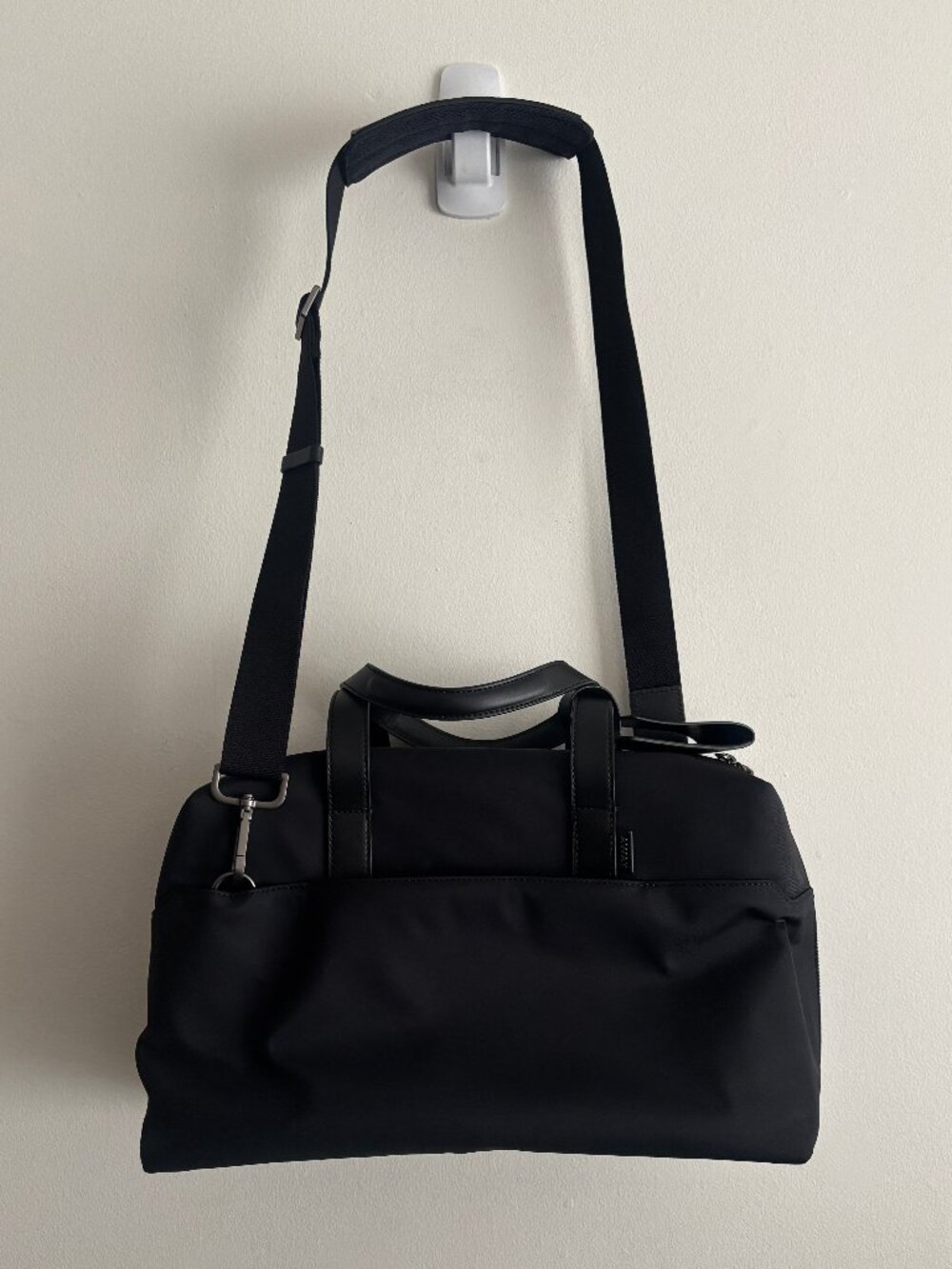 Away Everywhere Bag in Black, Small Duffel Bag/ Carry on Luggage with Strap